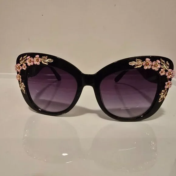 Torrid- Rosette Cateye Sunglasses- Black - Picture 4 of 7